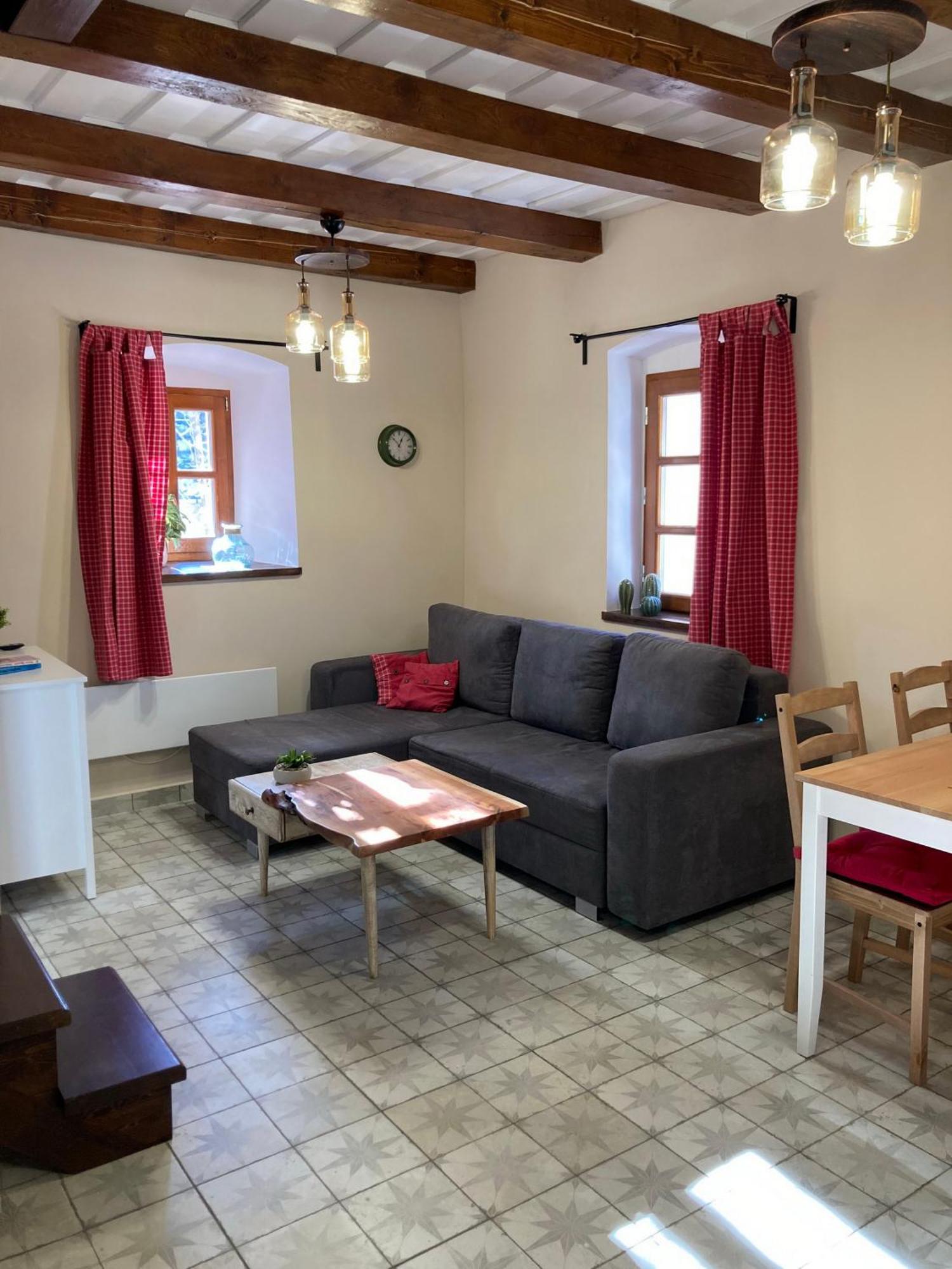 Zsoka Fogadoja Aparthotel Szentantalfa Luaran gambar